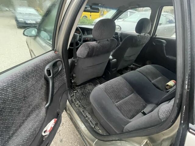 Бежевий Опель Вектра, об'ємом двигуна 0 л та пробігом 200 тис. км за 650 $, фото 5 на Automoto.ua