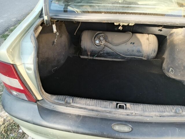 Бежевий Опель Вектра, об'ємом двигуна 1.6 л та пробігом 33 тис. км за 550 $, фото 4 на Automoto.ua