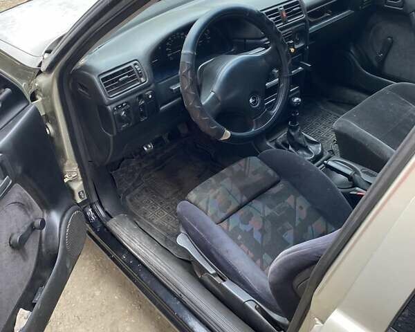 Бежевий Опель Вектра, об'ємом двигуна 2 л та пробігом 470 тис. км за 999 $, фото 6 на Automoto.ua