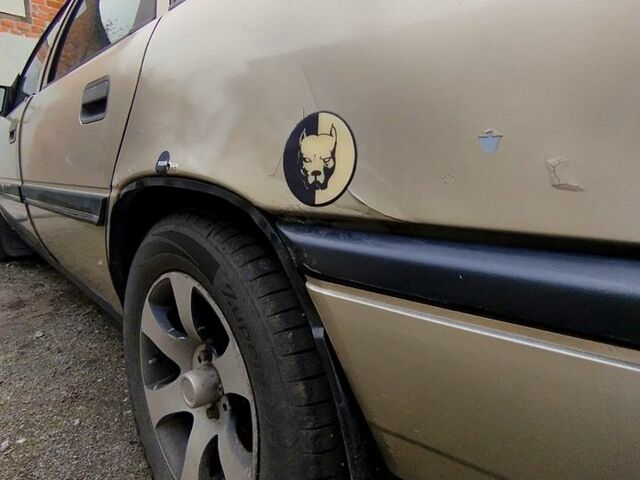 Бежевый Опель Вектра, объемом двигателя 2 л и пробегом 471 тыс. км за 1500 $, фото 2 на Automoto.ua