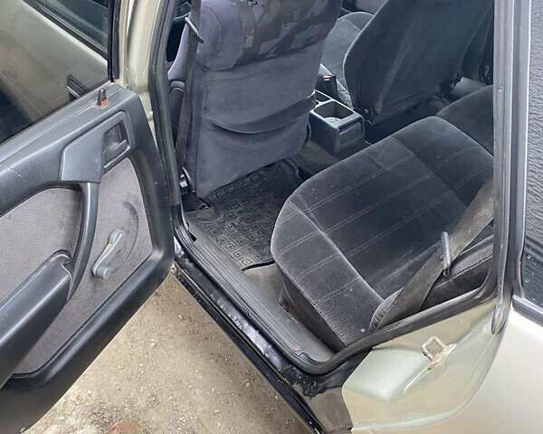 Бежевий Опель Вектра, об'ємом двигуна 2 л та пробігом 470 тис. км за 999 $, фото 7 на Automoto.ua