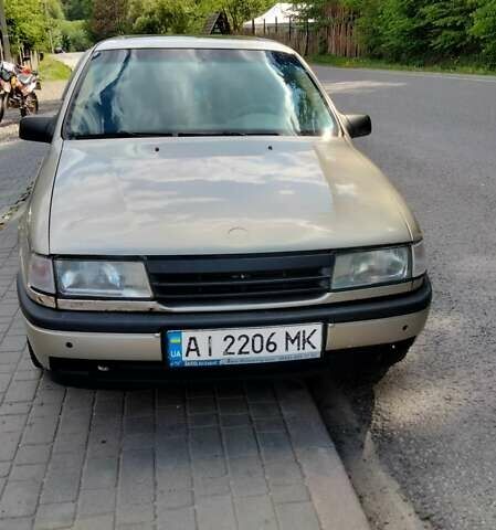 Бежевый Опель Вектра, объемом двигателя 2 л и пробегом 320 тыс. км за 1800 $, фото 5 на Automoto.ua