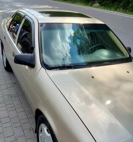 Бежевый Опель Вектра, объемом двигателя 2 л и пробегом 320 тыс. км за 1800 $, фото 6 на Automoto.ua