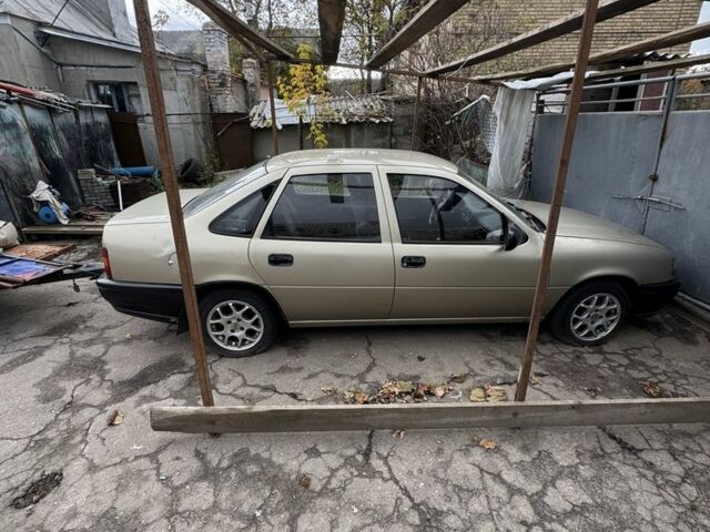 Бежевий Опель Вектра, об'ємом двигуна 2 л та пробігом 300 тис. км за 1200 $, фото 1 на Automoto.ua