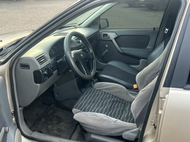 Бежевий Опель Вектра, об'ємом двигуна 1.6 л та пробігом 329 тис. км за 1599 $, фото 12 на Automoto.ua