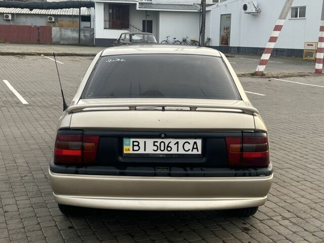 Бежевий Опель Вектра, об'ємом двигуна 1.6 л та пробігом 329 тис. км за 1599 $, фото 4 на Automoto.ua