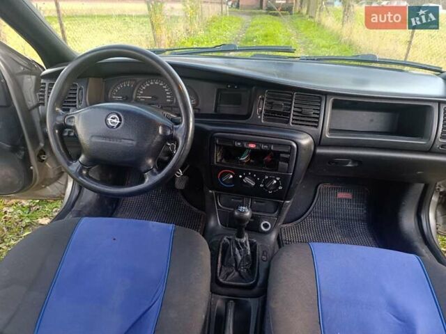 Бежевый Опель Вектра, объемом двигателя 1.8 л и пробегом 280 тыс. км за 1350 $, фото 24 на Automoto.ua