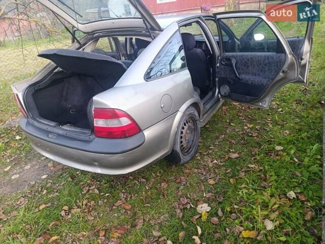 Бежевый Опель Вектра, объемом двигателя 1.8 л и пробегом 280 тыс. км за 1350 $, фото 22 на Automoto.ua