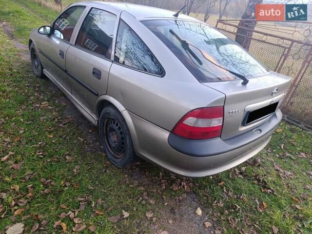 Бежевый Опель Вектра, объемом двигателя 1.8 л и пробегом 280 тыс. км за 1350 $, фото 3 на Automoto.ua