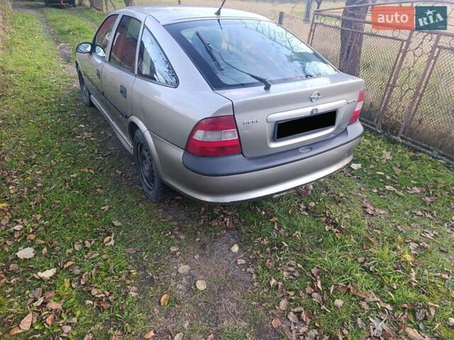 Бежевый Опель Вектра, объемом двигателя 1.8 л и пробегом 280 тыс. км за 1350 $, фото 6 на Automoto.ua