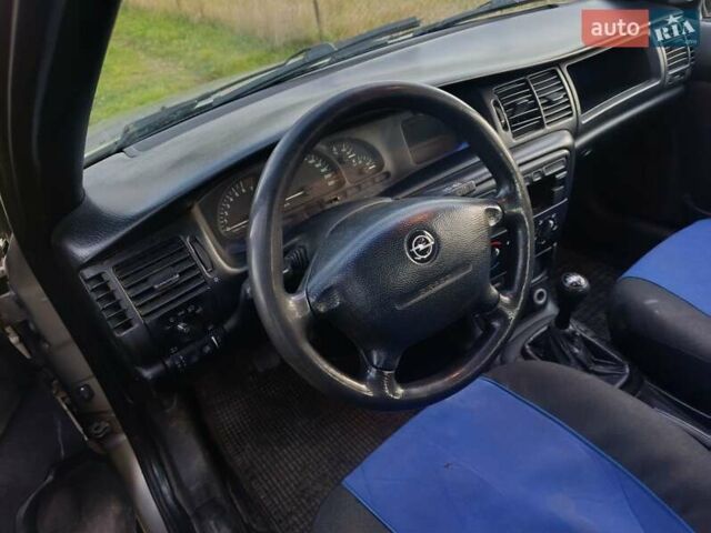 Бежевый Опель Вектра, объемом двигателя 1.8 л и пробегом 280 тыс. км за 1350 $, фото 25 на Automoto.ua