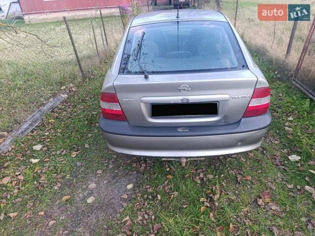 Бежевый Опель Вектра, объемом двигателя 1.8 л и пробегом 280 тыс. км за 1350 $, фото 4 на Automoto.ua