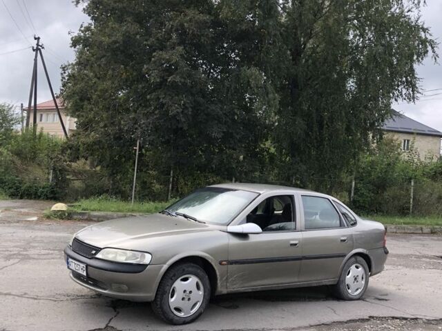 Бежевий Опель Вектра, об'ємом двигуна 1.6 л та пробігом 400 тис. км за 1750 $, фото 1 на Automoto.ua