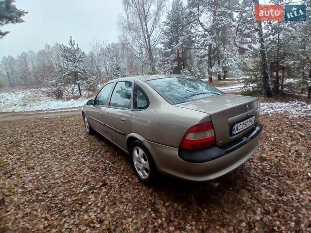 Бежевый Опель Вектра, объемом двигателя 1.6 л и пробегом 303 тыс. км за 2450 $, фото 14 на Automoto.ua