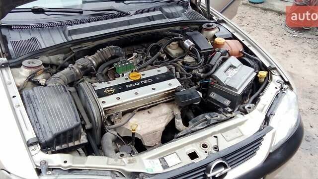 Бежевий Опель Вектра, об'ємом двигуна 1.8 л та пробігом 280 тис. км за 3000 $, фото 8 на Automoto.ua