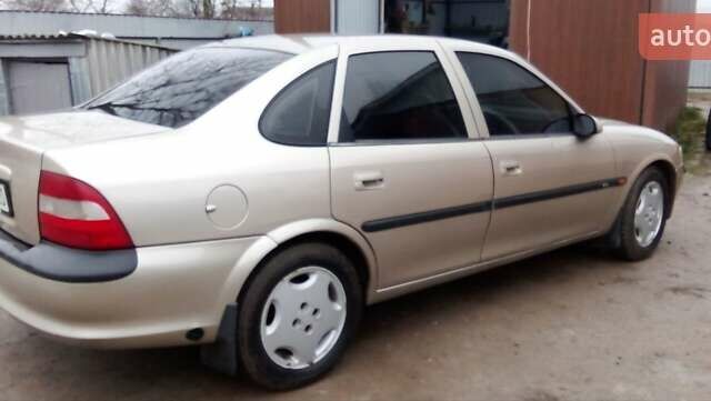 Бежевий Опель Вектра, об'ємом двигуна 1.8 л та пробігом 280 тис. км за 3000 $, фото 1 на Automoto.ua