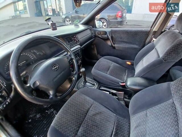 Бежевый Опель Вектра, объемом двигателя 1.6 л и пробегом 303 тыс. км за 2450 $, фото 4 на Automoto.ua