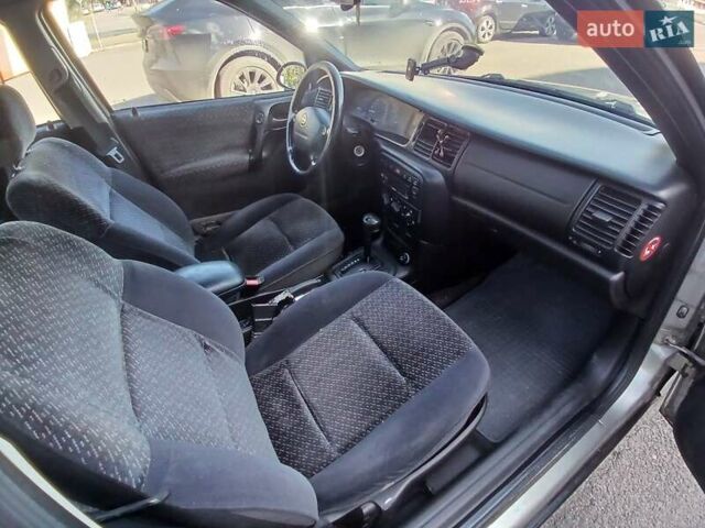 Бежевый Опель Вектра, объемом двигателя 1.6 л и пробегом 303 тыс. км за 2450 $, фото 8 на Automoto.ua
