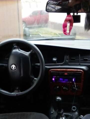 Бежевий Опель Вектра, об'ємом двигуна 1.8 л та пробігом 280 тис. км за 3000 $, фото 4 на Automoto.ua