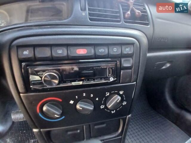 Бежевый Опель Вектра, объемом двигателя 1.6 л и пробегом 303 тыс. км за 2450 $, фото 6 на Automoto.ua