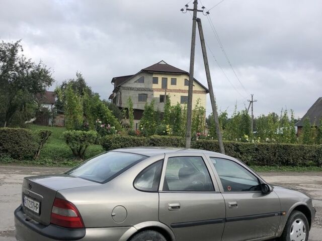 Бежевий Опель Вектра, об'ємом двигуна 1.6 л та пробігом 400 тис. км за 1750 $, фото 4 на Automoto.ua
