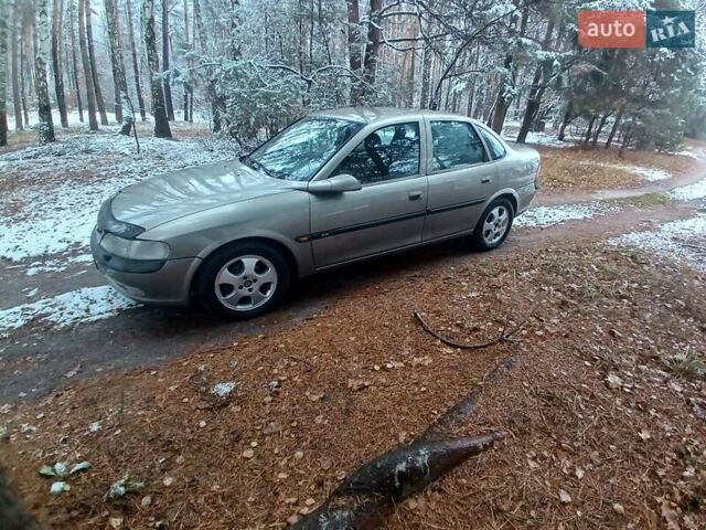 Бежевый Опель Вектра, объемом двигателя 1.6 л и пробегом 303 тыс. км за 2450 $, фото 16 на Automoto.ua