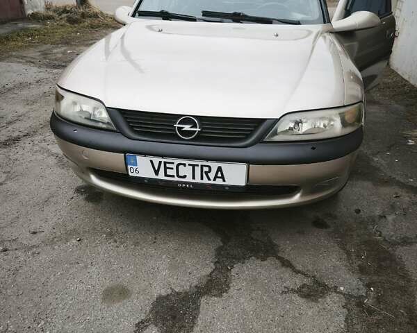 Бежевый Опель Вектра, объемом двигателя 2 л и пробегом 419 тыс. км за 3500 $, фото 19 на Automoto.ua