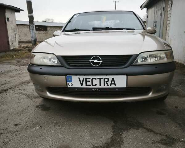 Бежевый Опель Вектра, объемом двигателя 2 л и пробегом 419 тыс. км за 3500 $, фото 52 на Automoto.ua