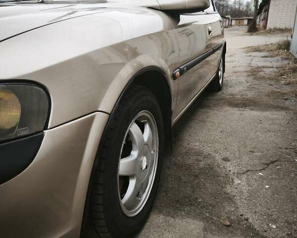 Бежевый Опель Вектра, объемом двигателя 2 л и пробегом 419 тыс. км за 3500 $, фото 5 на Automoto.ua