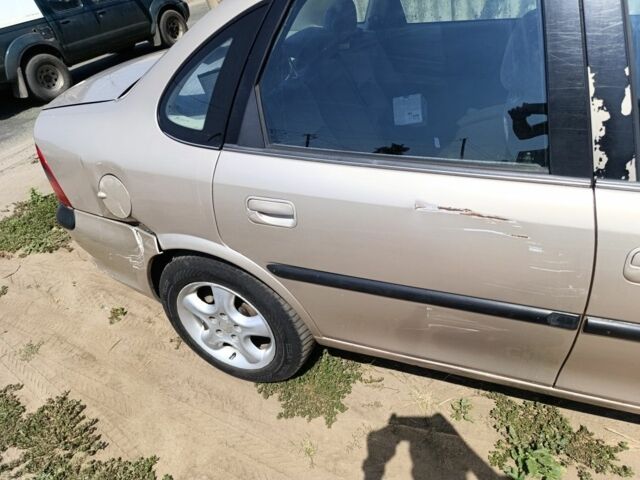 Бежевый Опель Вектра, объемом двигателя 2 л и пробегом 211 тыс. км за 1194 $, фото 4 на Automoto.ua