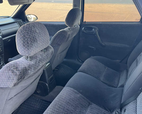 Бежевий Опель Вектра, об'ємом двигуна 1.8 л та пробігом 283 тис. км за 2100 $, фото 13 на Automoto.ua