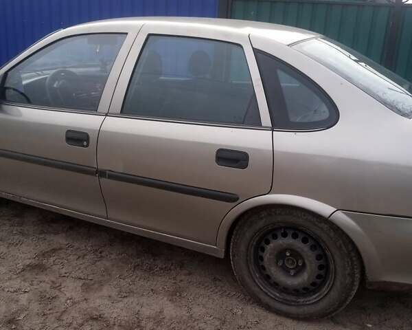 Бежевый Опель Вектра, объемом двигателя 1.6 л и пробегом 340 тыс. км за 2000 $, фото 2 на Automoto.ua