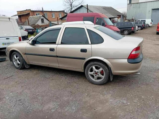 Бежевий Опель Вектра, об'ємом двигуна 2 л та пробігом 340 тис. км за 1350 $, фото 1 на Automoto.ua