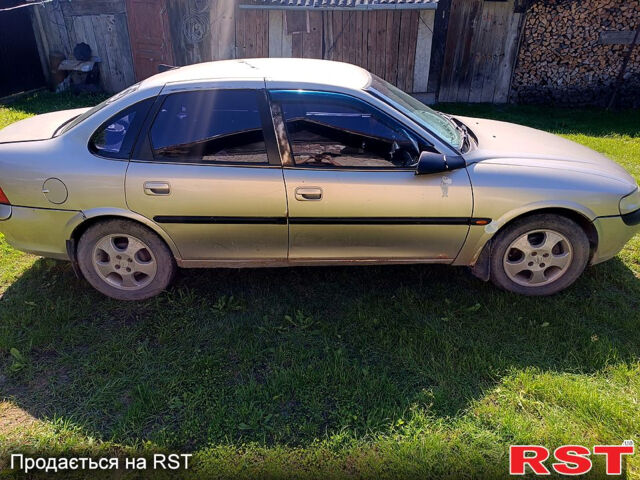 Бежевый Опель Вектра, объемом двигателя 2 л и пробегом 350 тыс. км за 1450 $, фото 3 на Automoto.ua