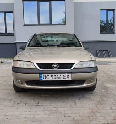 Бежевый Опель Вектра, объемом двигателя 2 л и пробегом 500 тыс. км за 1650 $, фото 5 на Automoto.ua