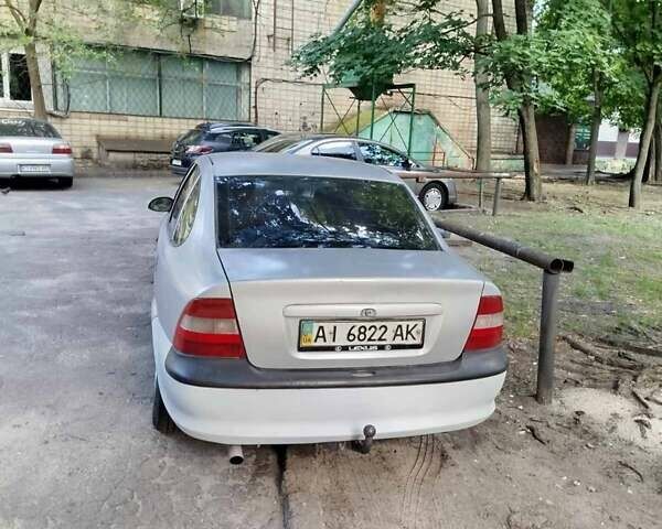 Бежевий Опель Вектра, об'ємом двигуна 1.6 л та пробігом 350 тис. км за 1400 $, фото 1 на Automoto.ua