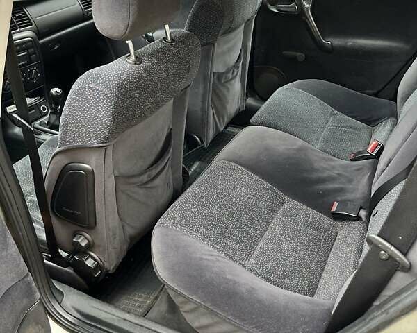 Бежевый Опель Вектра, объемом двигателя 1.8 л и пробегом 419 тыс. км за 2600 $, фото 9 на Automoto.ua