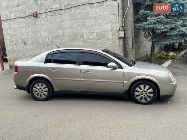 Бежевый Опель Вектра, объемом двигателя 3.2 л и пробегом 300 тыс. км за 3700 $, фото 2 на Automoto.ua