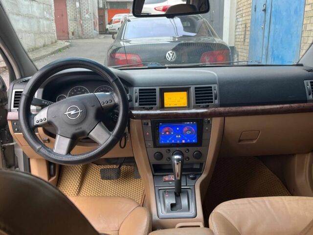 Опель Вектра 2004 у Києві на Automoto.ua Бежевий Опель Вектра, об'ємом двигуна 3.2 л та пробігом 300 тис. км за 3850 $, фото 11 на Automoto.ua