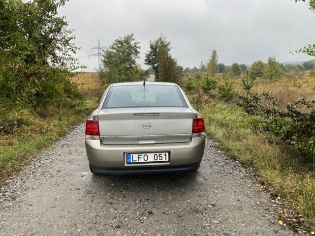 Бежевий Опель Вектра, об'ємом двигуна 2 л та пробігом 293 тис. км за 1999 $, фото 4 на Automoto.ua