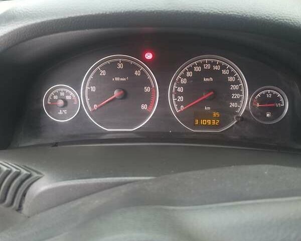 Бежевый Опель Вектра, объемом двигателя 1.9 л и пробегом 300 тыс. км за 4500 $, фото 7 на Automoto.ua