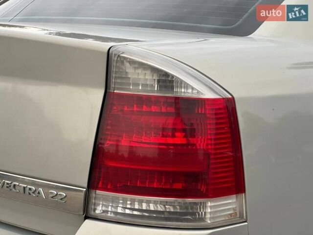 Бежевый Опель Вектра, объемом двигателя 2.2 л и пробегом 200 тыс. км за 6250 $, фото 22 на Automoto.ua