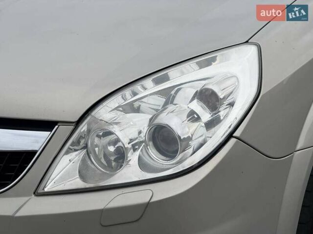 Бежевый Опель Вектра, объемом двигателя 2.2 л и пробегом 200 тыс. км за 6250 $, фото 17 на Automoto.ua