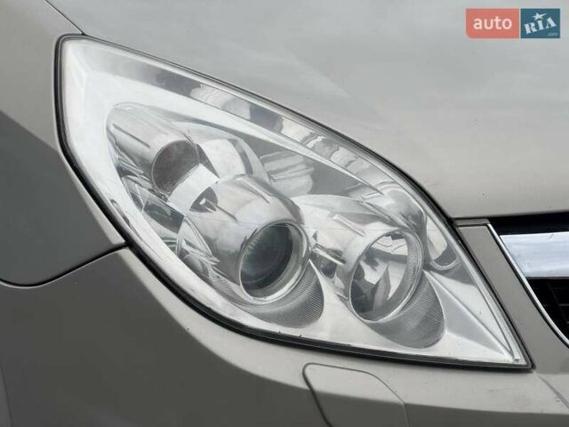 Бежевый Опель Вектра, объемом двигателя 2.2 л и пробегом 200 тыс. км за 6250 $, фото 4 на Automoto.ua