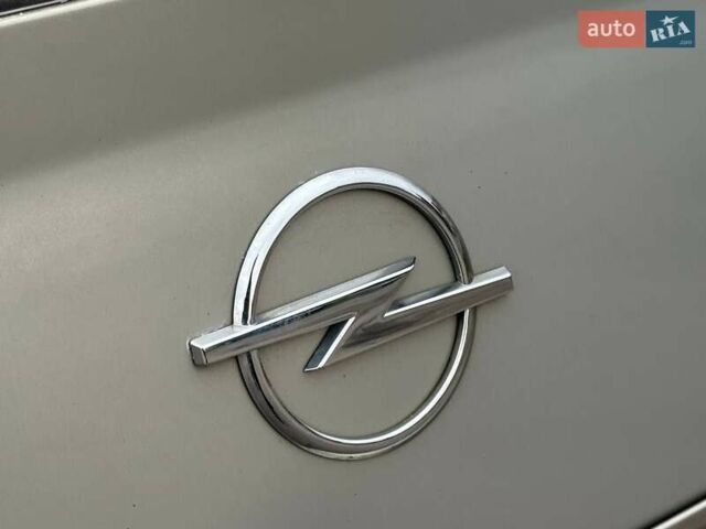 Бежевый Опель Вектра, объемом двигателя 2.2 л и пробегом 200 тыс. км за 6250 $, фото 29 на Automoto.ua