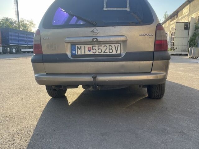 Бежевый Опель Вектра, объемом двигателя 2 л и пробегом 300 тыс. км за 1200 $, фото 2 на Automoto.ua