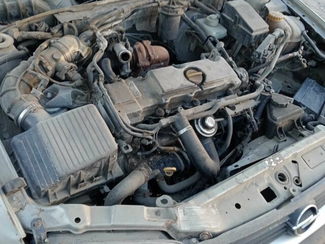 Бежевый Опель Вектра, объемом двигателя 2 л и пробегом 250 тыс. км за 800 $, фото 6 на Automoto.ua