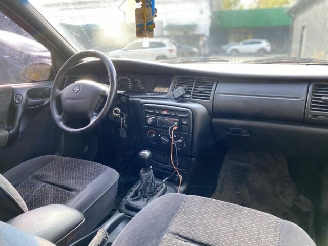 Опель Вектра 1997 в Николаеве на Automoto.ua Бежевый Опель Вектра, объемом двигателя 1.8 л и пробегом 213 тыс. км за 1150 $, фото 6 на Automoto.ua