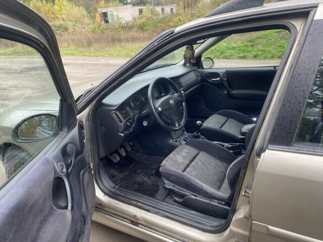 Бежевий Опель Вектра, об'ємом двигуна 0 л та пробігом 356 тис. км за 900 $, фото 9 на Automoto.ua