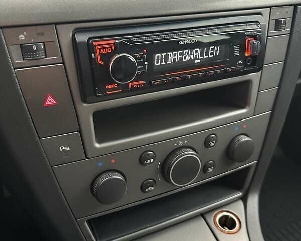 Бежевий Опель Вектра, об'ємом двигуна 2.2 л та пробігом 248 тис. км за 5900 $, фото 39 на Automoto.ua